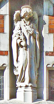 statue